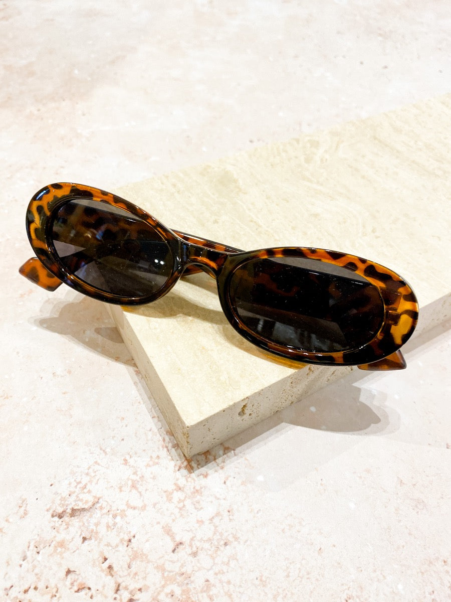 Isabella Vintage Oval Sunglasses