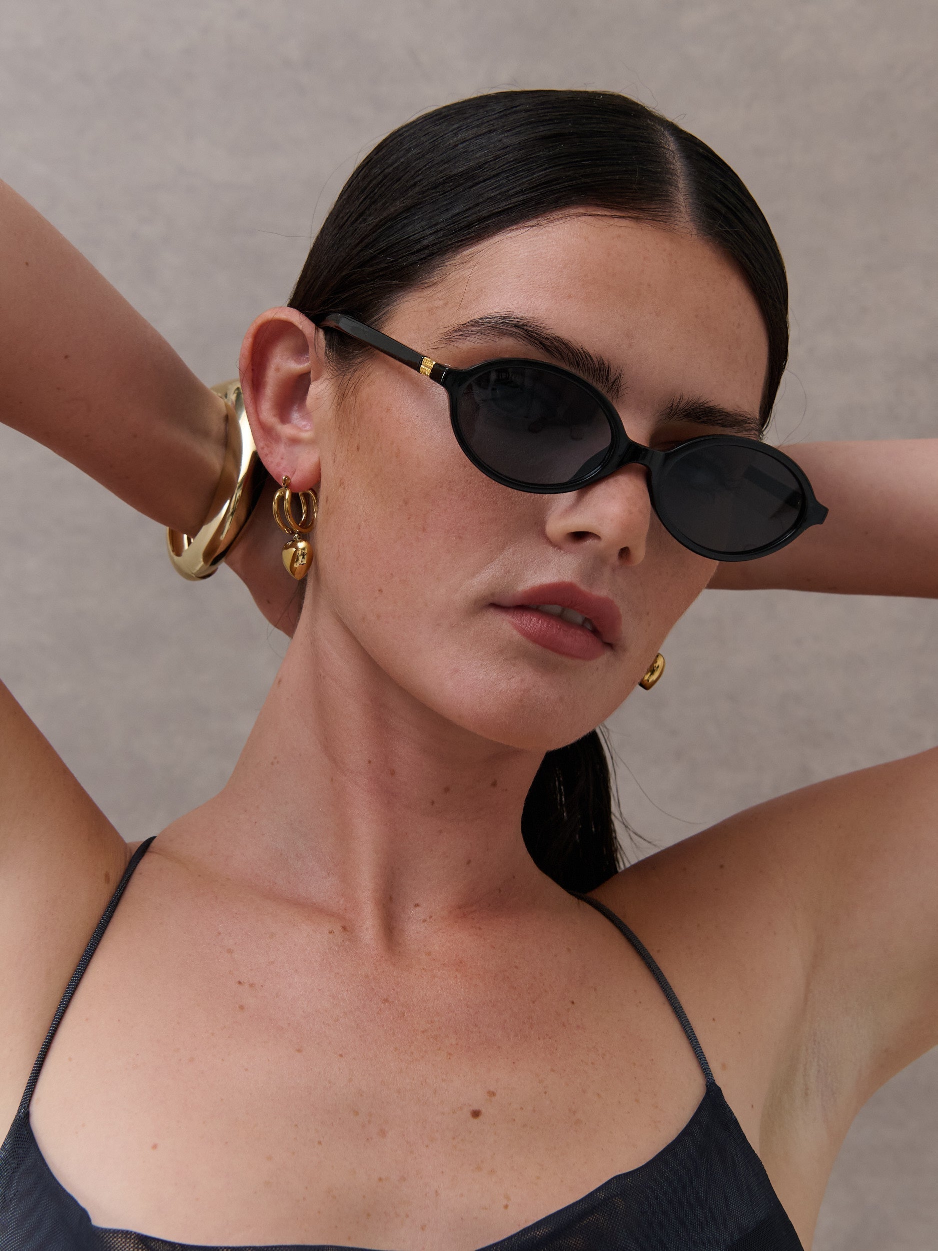 Sezane Vintage Oval Sunglasses