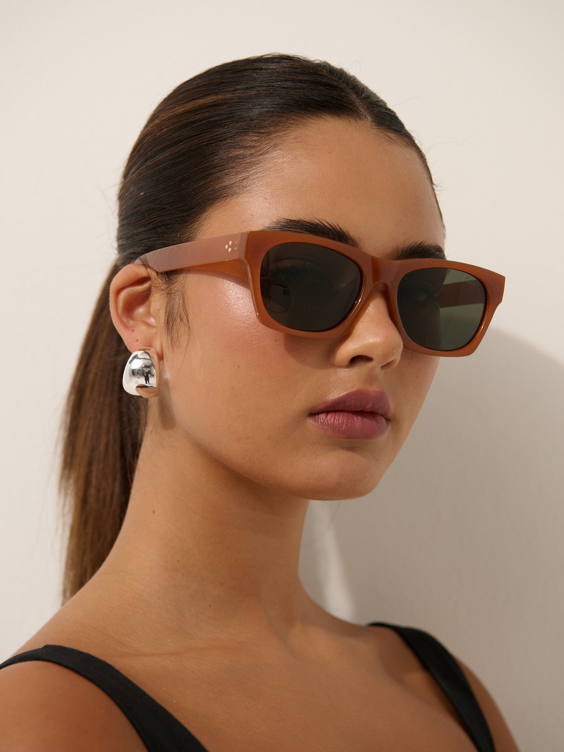 Ria Minimalist Square Sunglasses