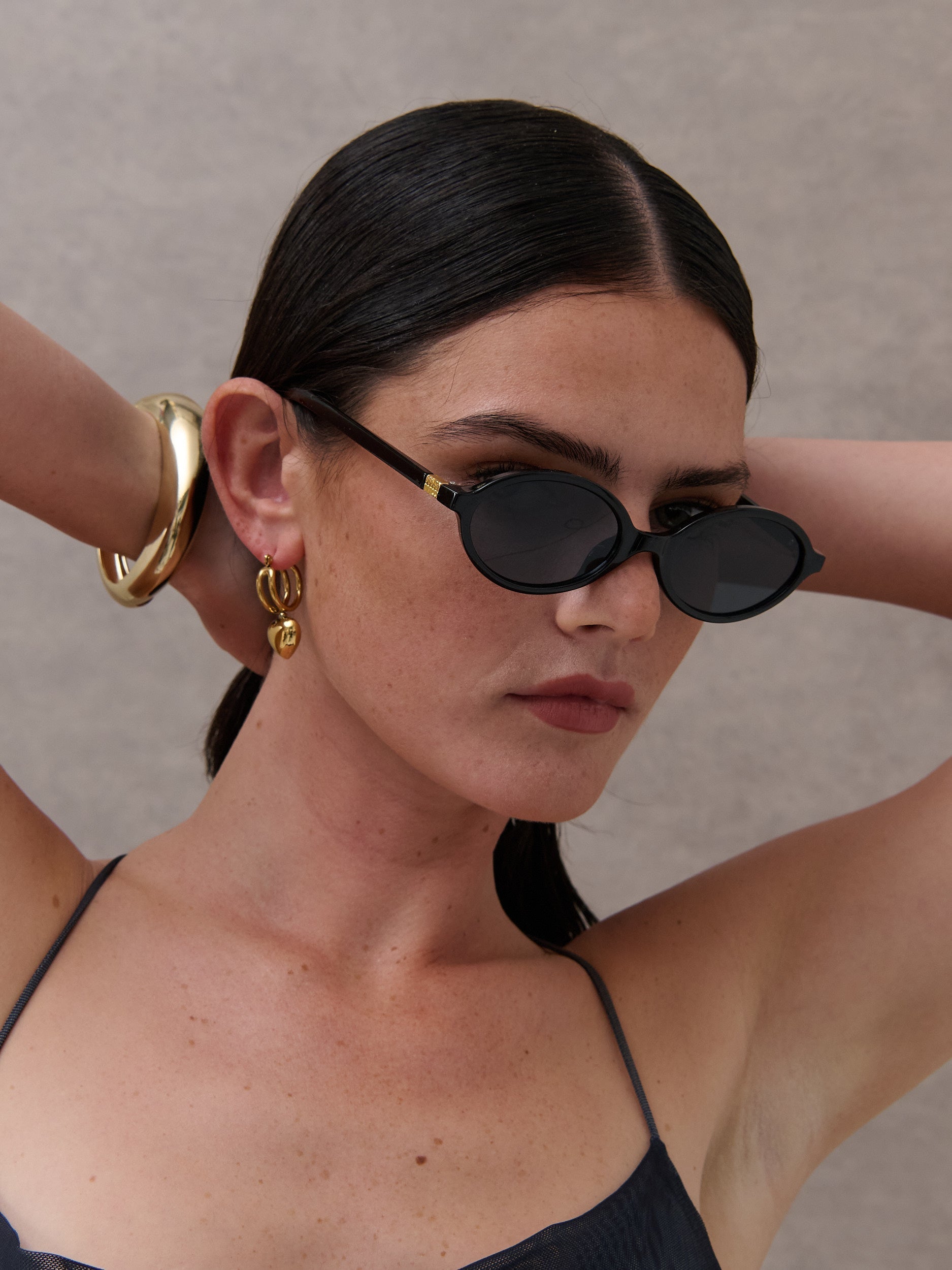 Sezane Vintage Oval Sunglasses