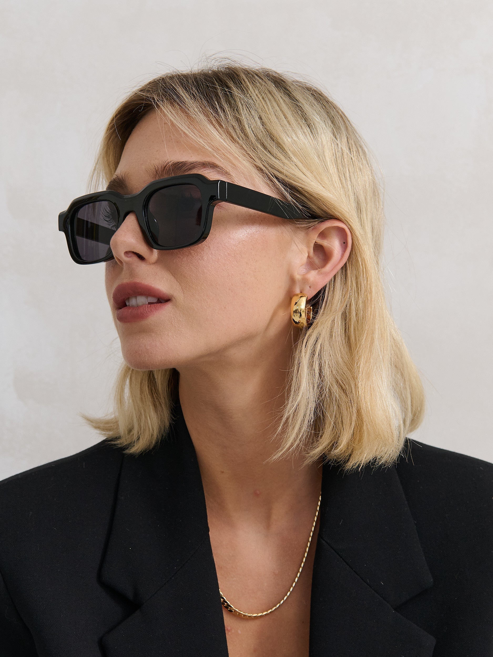 Manhattan Bold Square Sunglasses