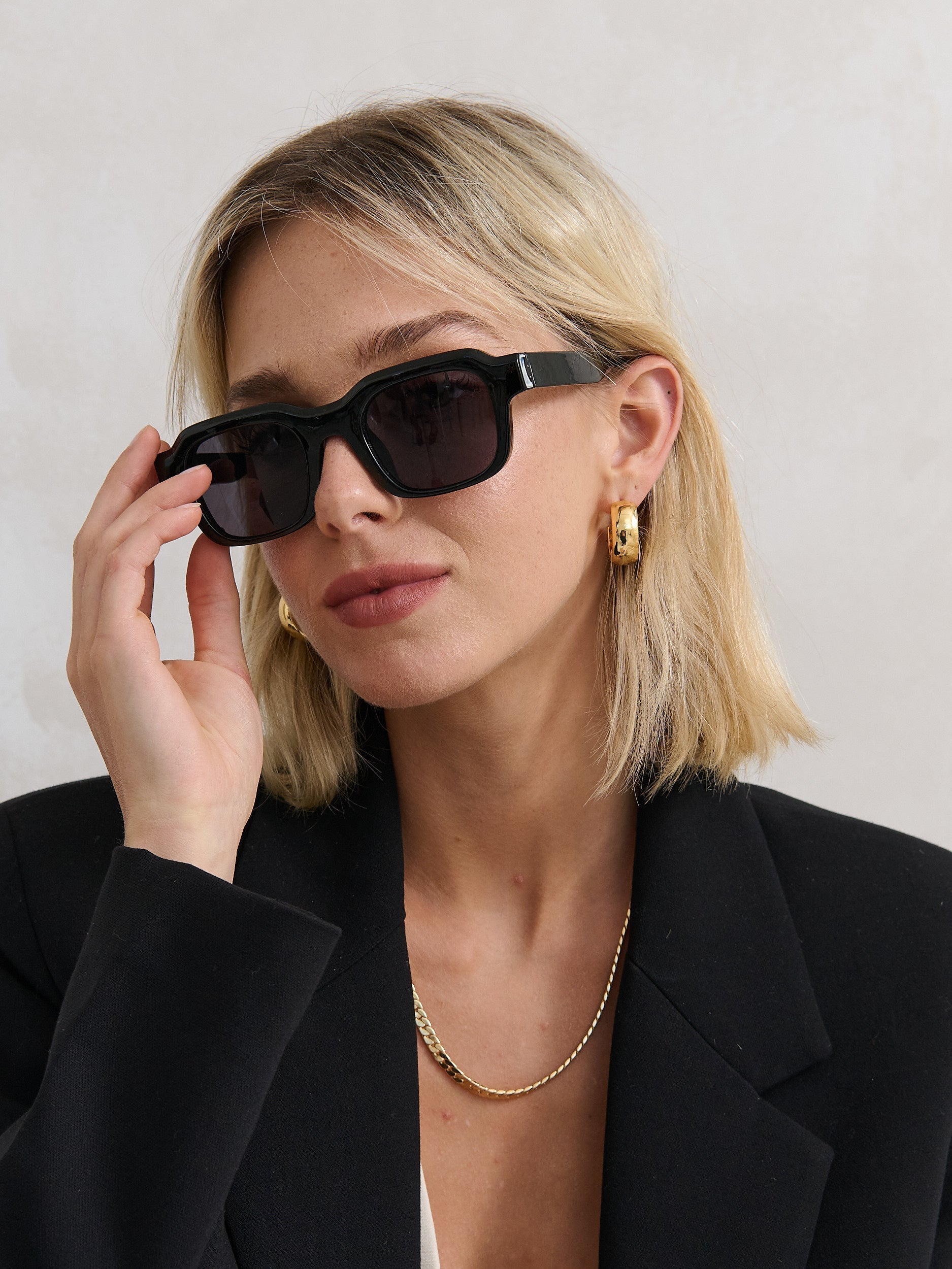 Manhattan Bold Square Sunglasses